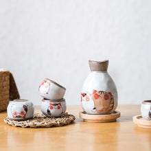 Load image into Gallery viewer, Japanese Cat Sake Set