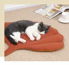 Load image into Gallery viewer, Leaf Shape Soft Bed Mat
